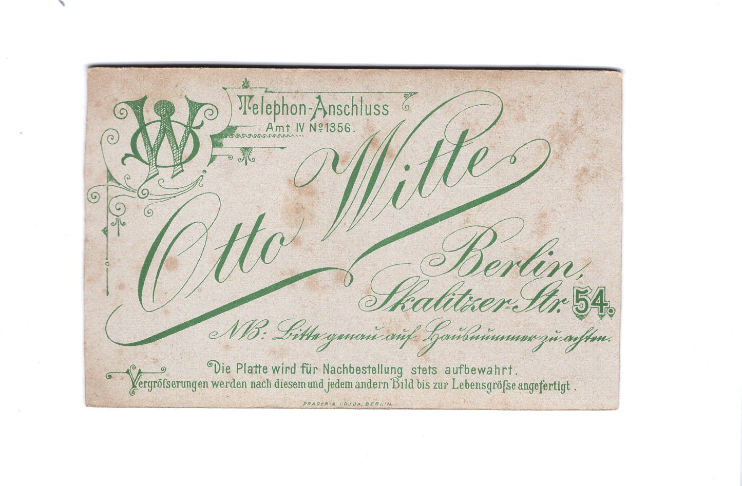 Fotografie Garde-Soldat mit Pickelhaube & Busch - Berlin 1890er