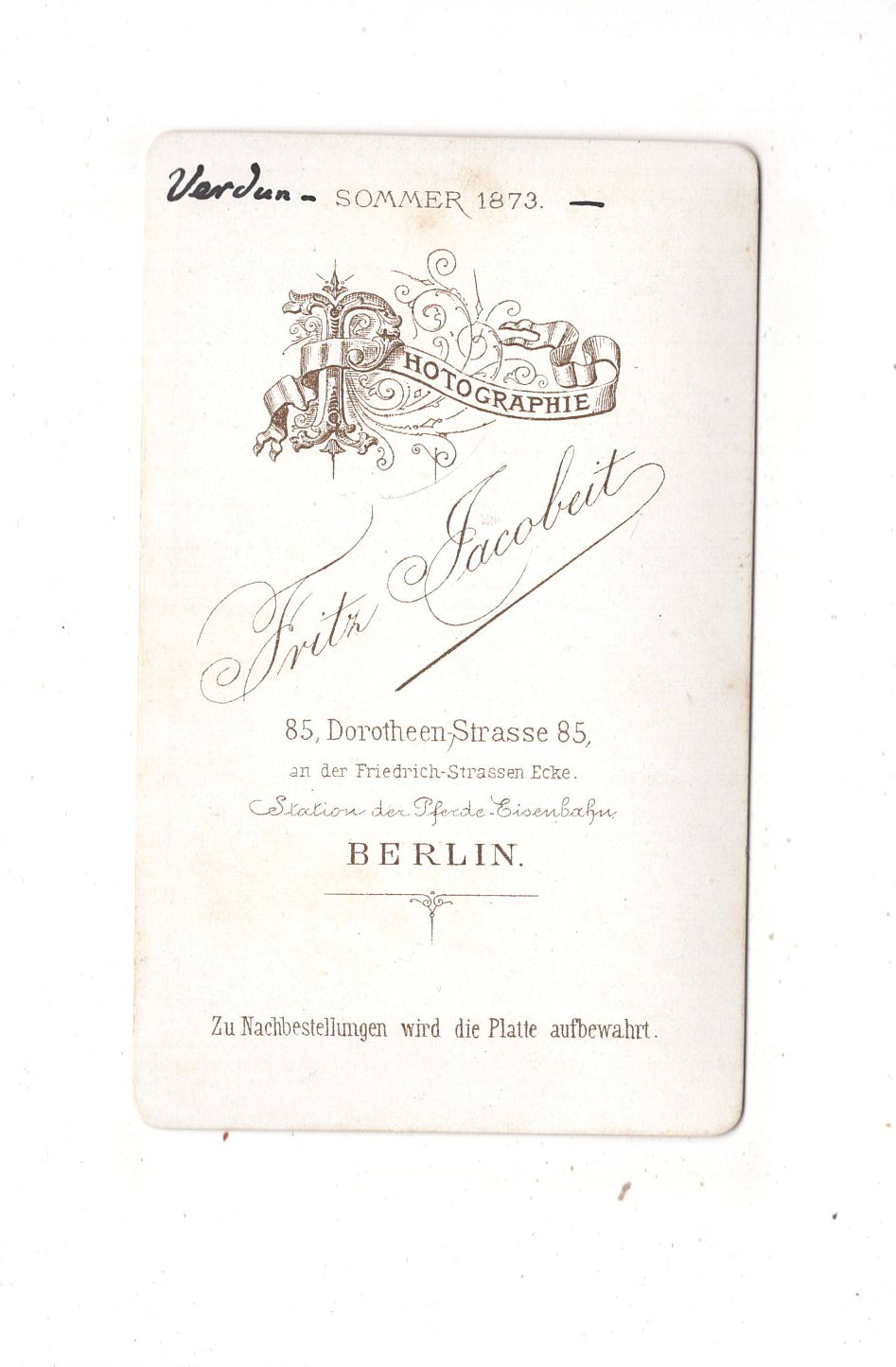 Fotografie Soldat mit Epauletten - Berlin / Verdun 1873 / CDV M1-04