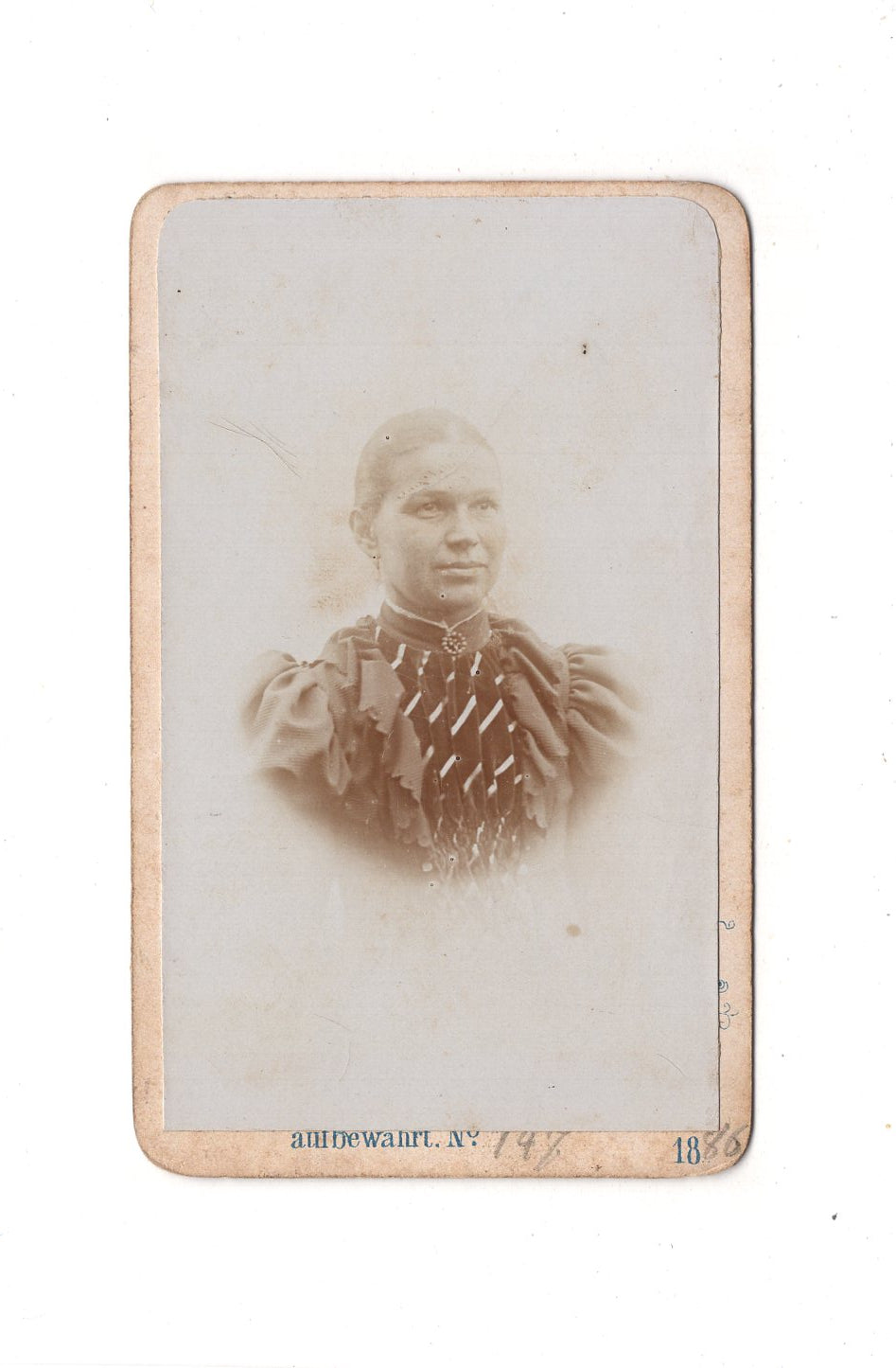 Fotografie Damenportrait - unbekannter Ort 1880/90er / CDV C1-03