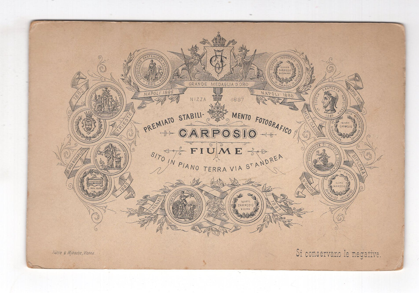 Fotografie Feine Dame am Spinnrad / Schauspielerin ? - Fiume Rijeka 1880er / CAB W-24