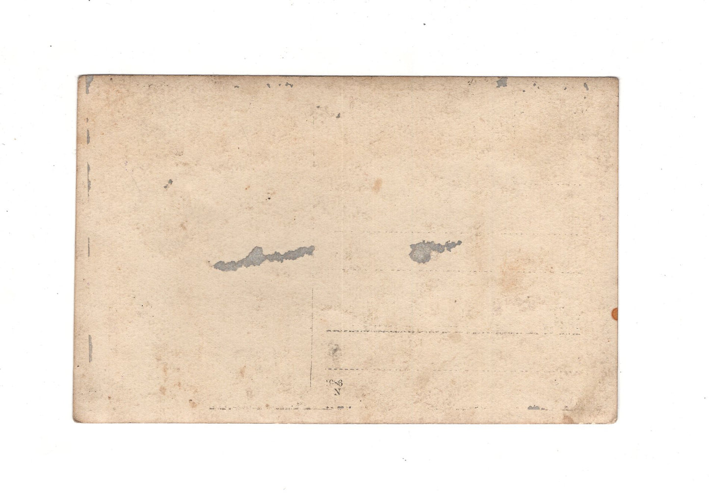 Ansichtskarte Gruppenbild Soldaten vor der Unterkunft