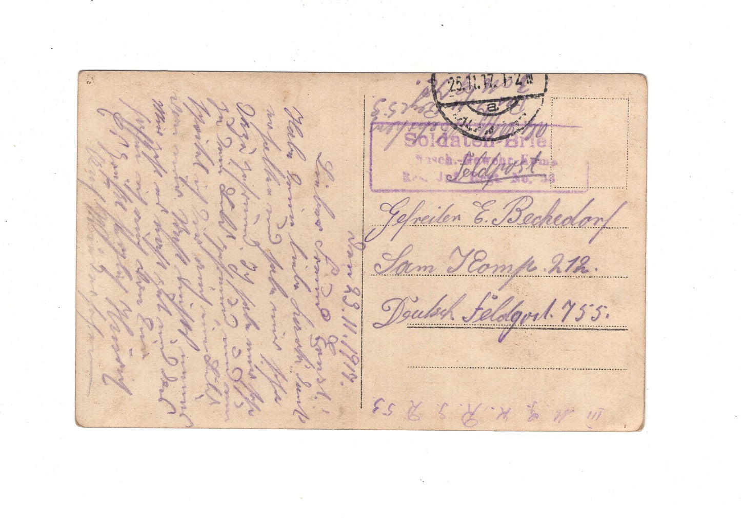 Ansichtskarte / Feldpost / Soldaten sitzen auf Munitionskisten - 1917