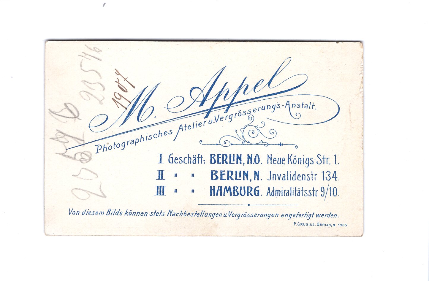 Fotografie Niedlicher kleiner Junge - Berlin 1907