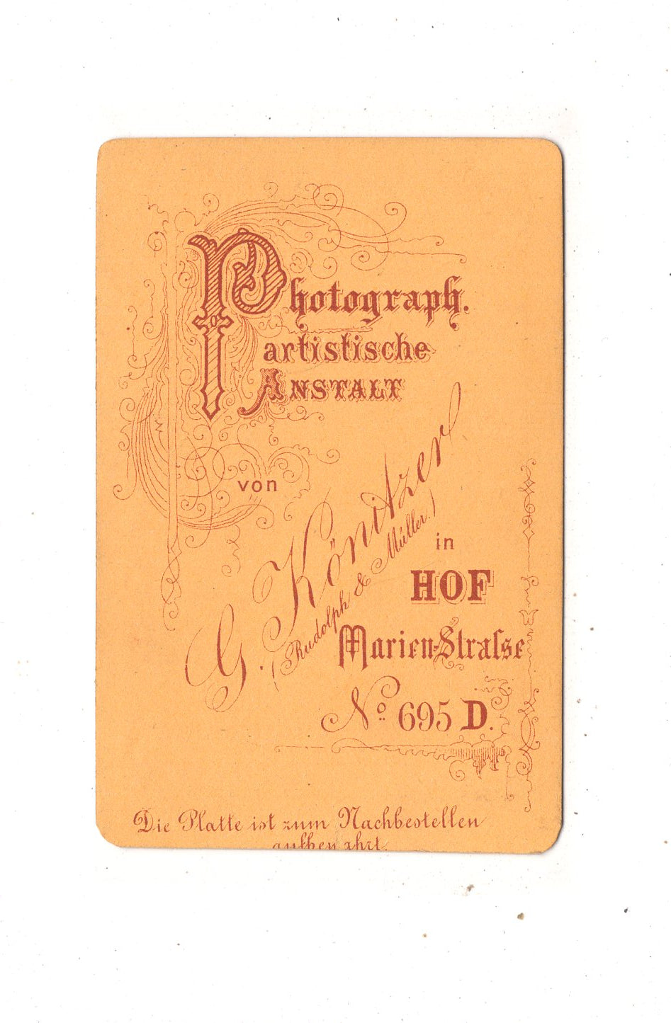 Fotografie Feine Dame mit Baby - Hof um 1870