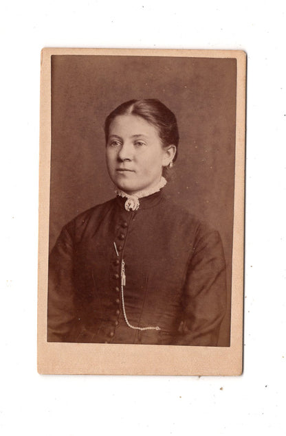 Fotografie Damenportrait - Celle / Stade 1880er / CDV N1-11