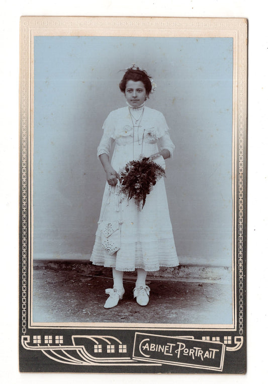 Fotografie Feines junges Mädchen - unbekannter Ort 1900er