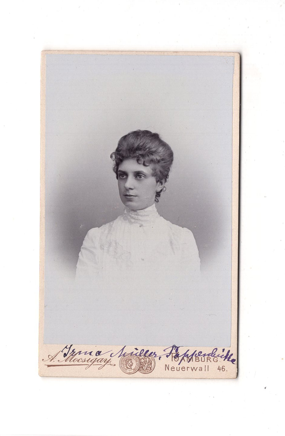 Fotografie Damenportrait / benannt - Hamburg um 1900 / CDV C1-01