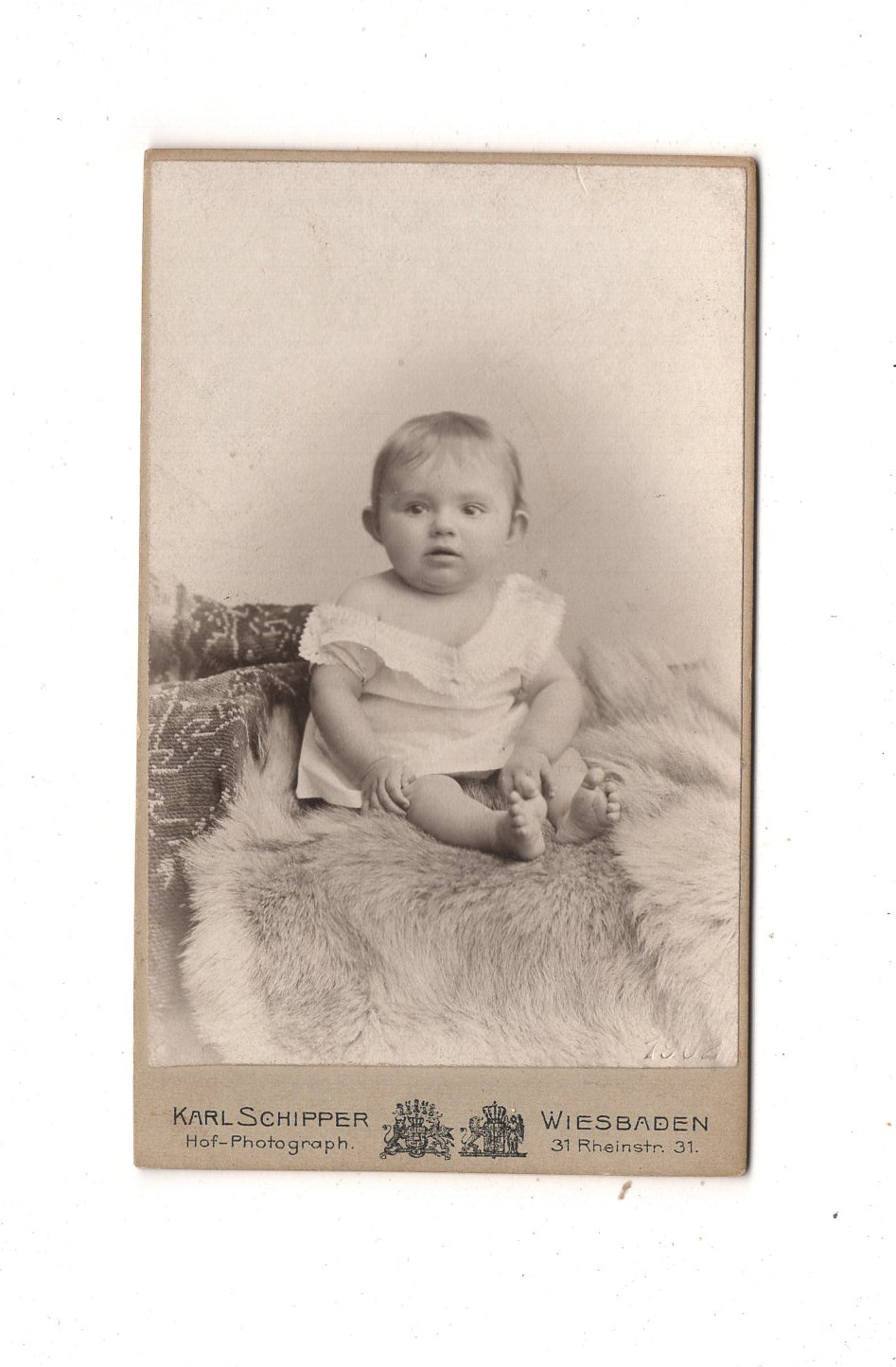 Fotografie Schönes Kinderbild / Baby - Wiesbaden 1902 / CDV N1-07