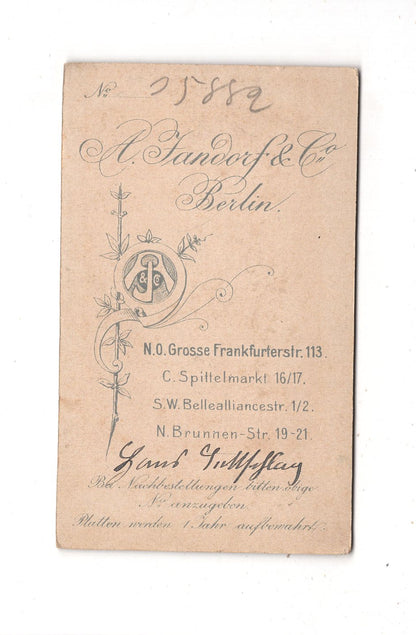 Fotografie Niedlicher kleiner Junge / benannt - Berlin 1890er / CDV M1-23