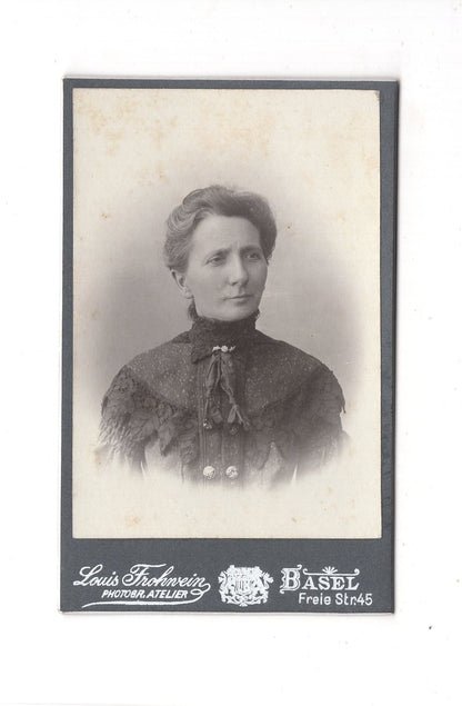 Fotografie Damenportrait - Basel um 1900 / CDV C1-01