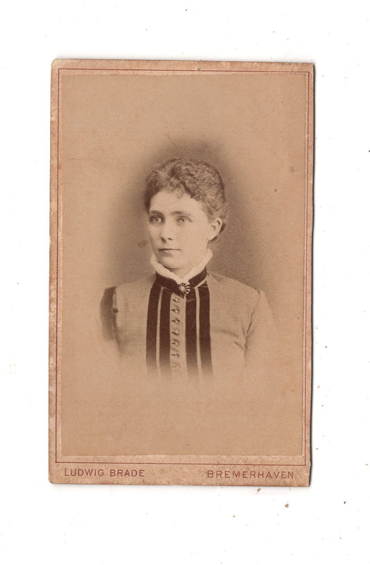 Fotografie Damenportrait - Bremerhaven um 1880 / CDV N1-11