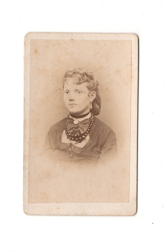 Fotografie Damenportrait - Mainz 1870er / CDV C1-01