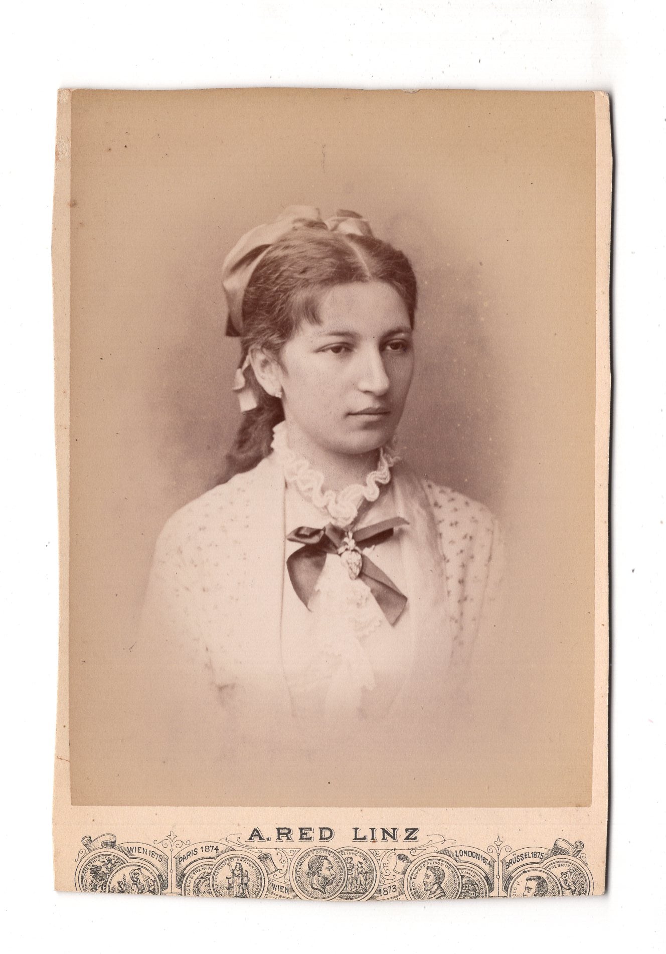 Fotografie Feine Dame - Linz 1870er / CAB W-19