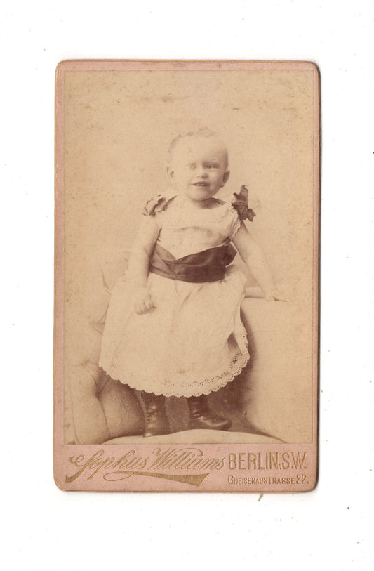 Fotografie Niedlicher kleiner Junge / Otto Flügge - Berlin 1880er / CDV M1-24