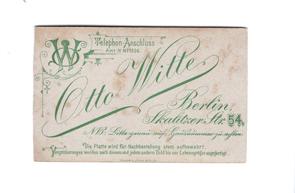 Fotografie Garde-Soldat mit Pickelhaube & Busch - Berlin 1890er