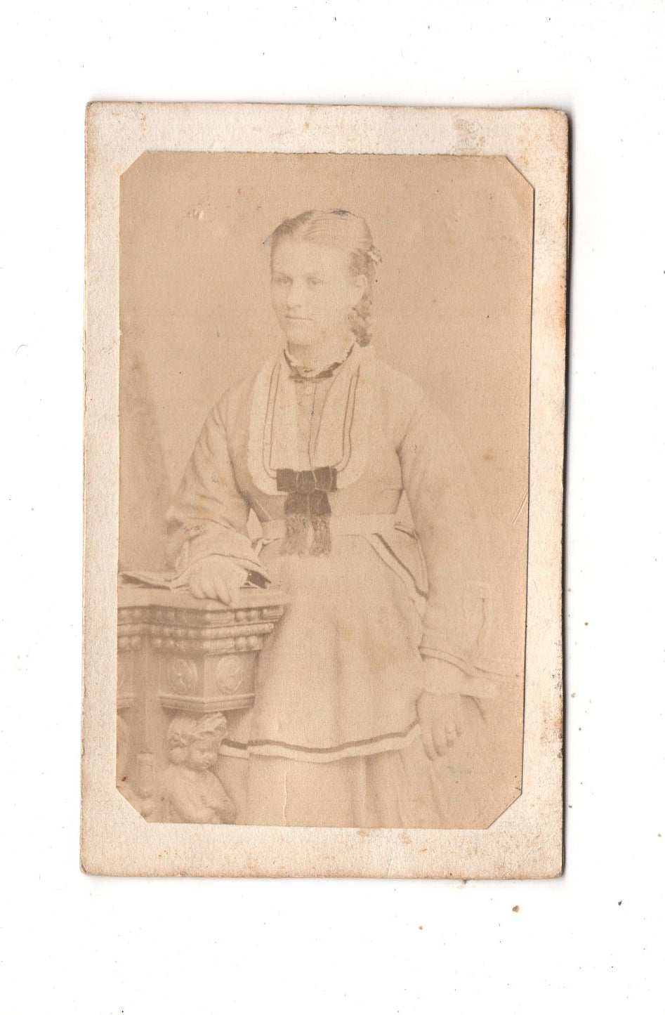 Fotografie Feine Dame - unbekannter Ort um 1870