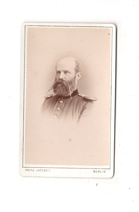 Fotografie Soldat mit Epauletten - Berlin / Verdun 1873 / CDV M1-04