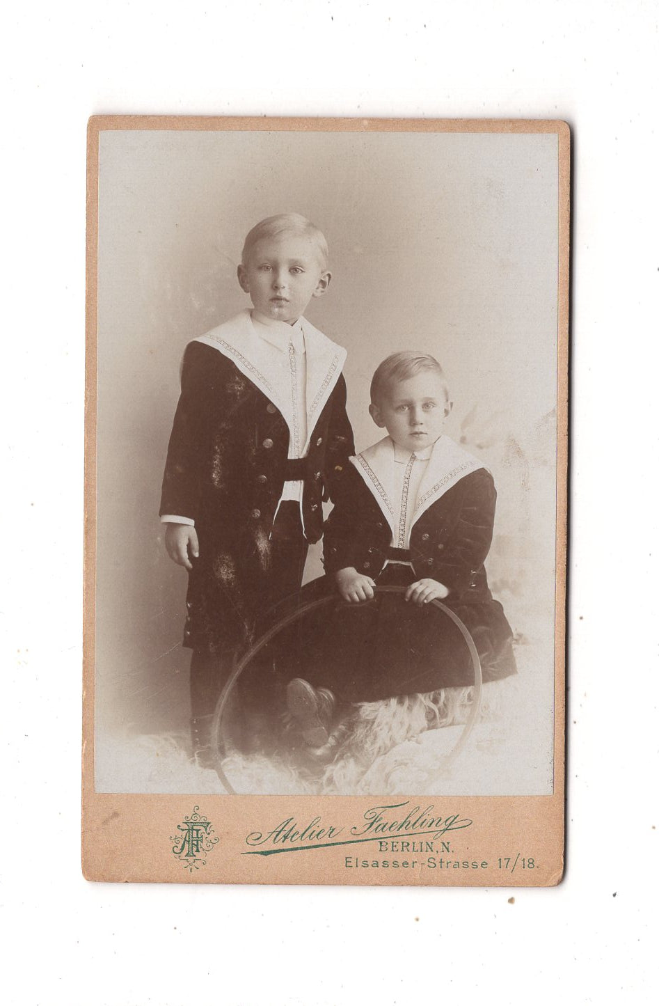 Fotografie Niedliche kleine Jungen - Berlin 1890er