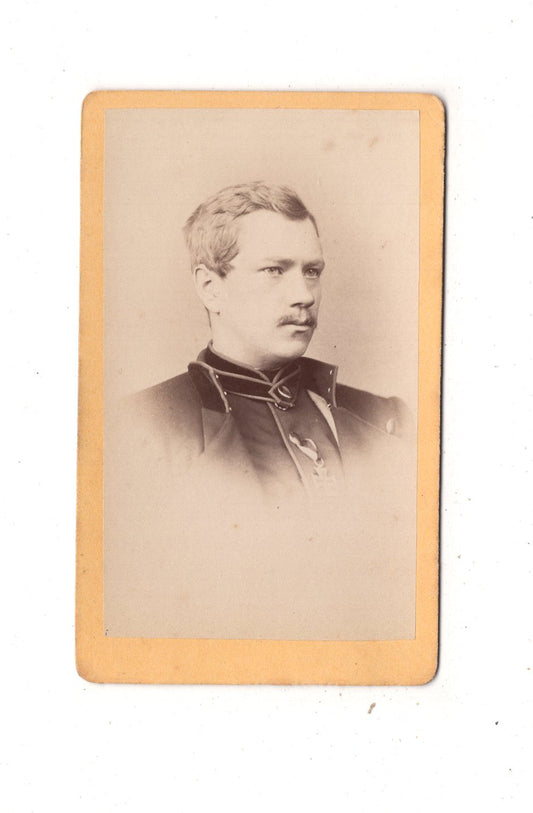 Fotografie Soldat mit Orden - Lübbecke 1860er / CDV M1-04