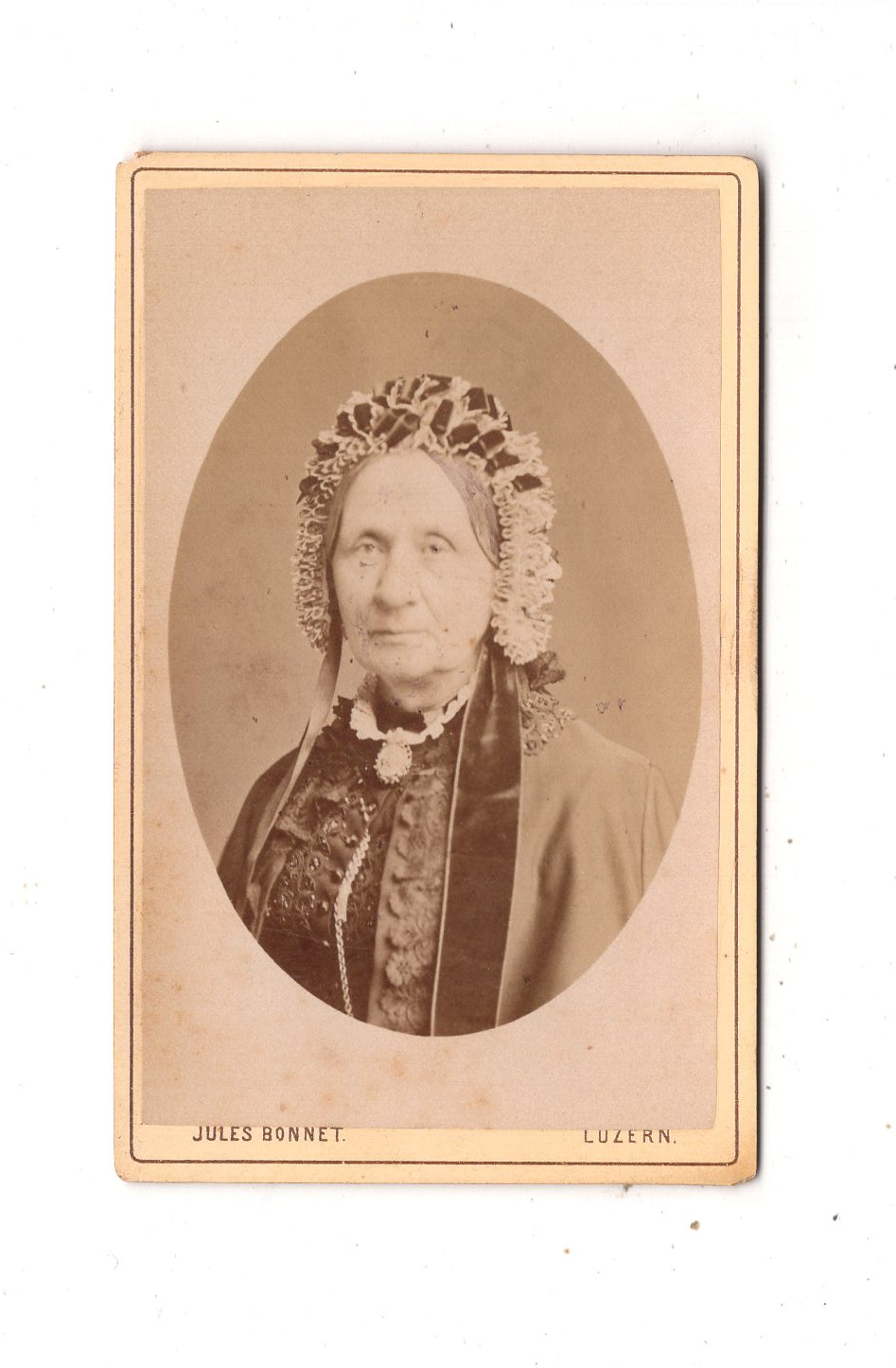 Fotografie Damenportrait - Luzern 1870er / CDV N1-11