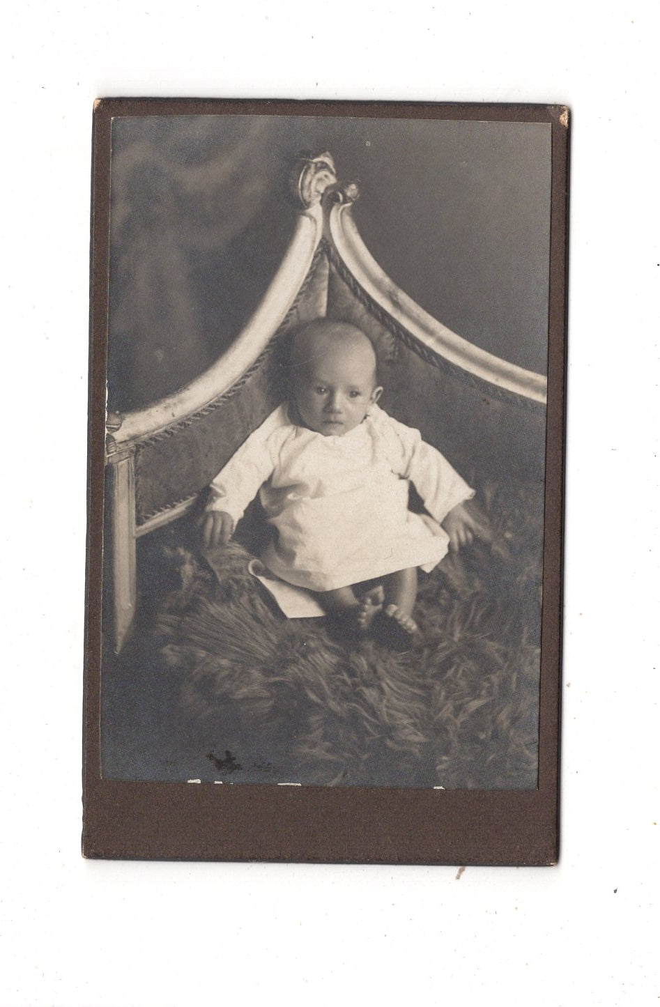 Fotografie Schönes Kinderbild / Baby mit Widmung - unbekannter Ort 1910er / CDV N1-07