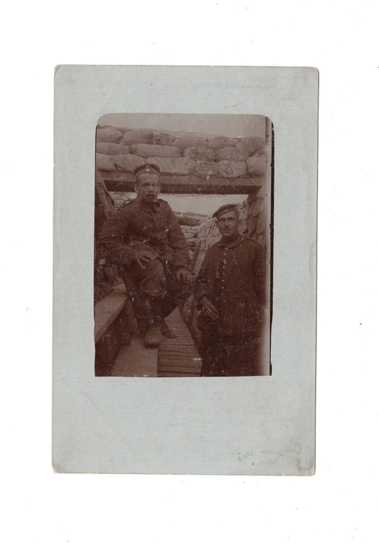 Ansichtskarte / Foto Soldaten im Schützengraben