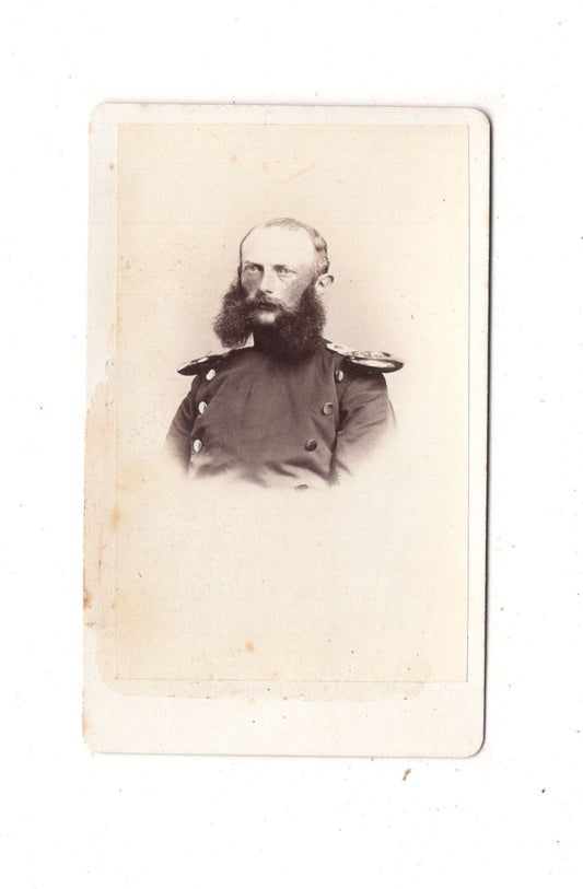 Fotografie Soldat mit Epauletten - Berlin 1860er / CDV M1-04
