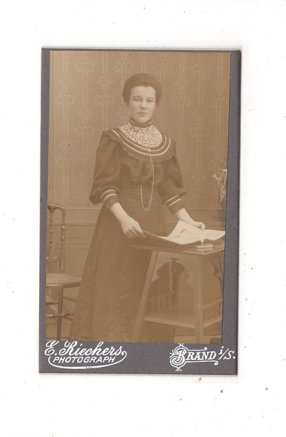 Fotografie Feine Dame - Brand in Sachsen um 1910