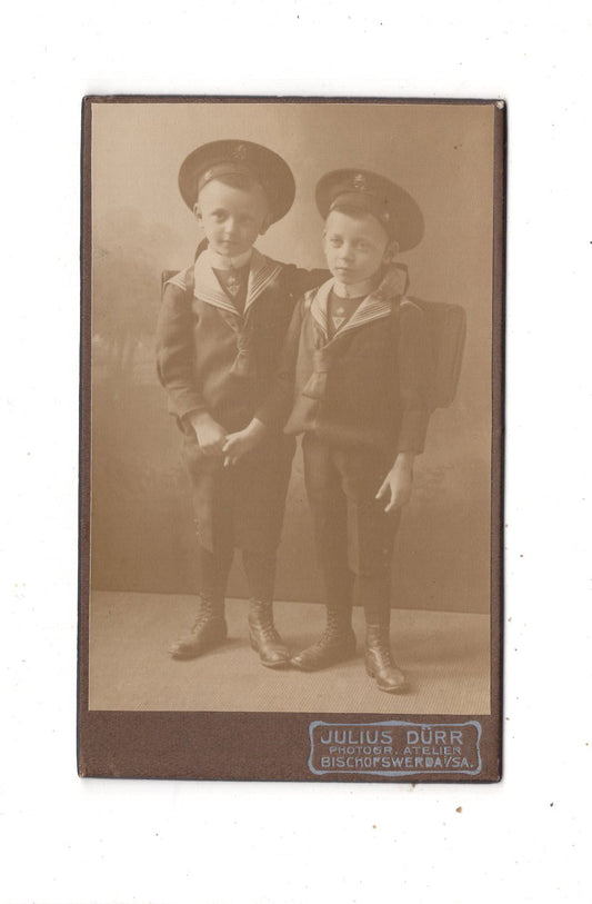 Fotografie Niedliche kleine Jungen in Schulkleidung - Bischofswerda 1910er