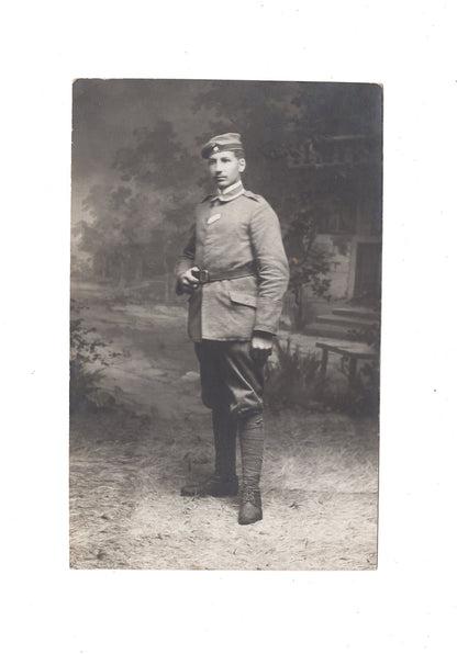 Ansichtskarte / Foto Portraitfoto eines Soldaten