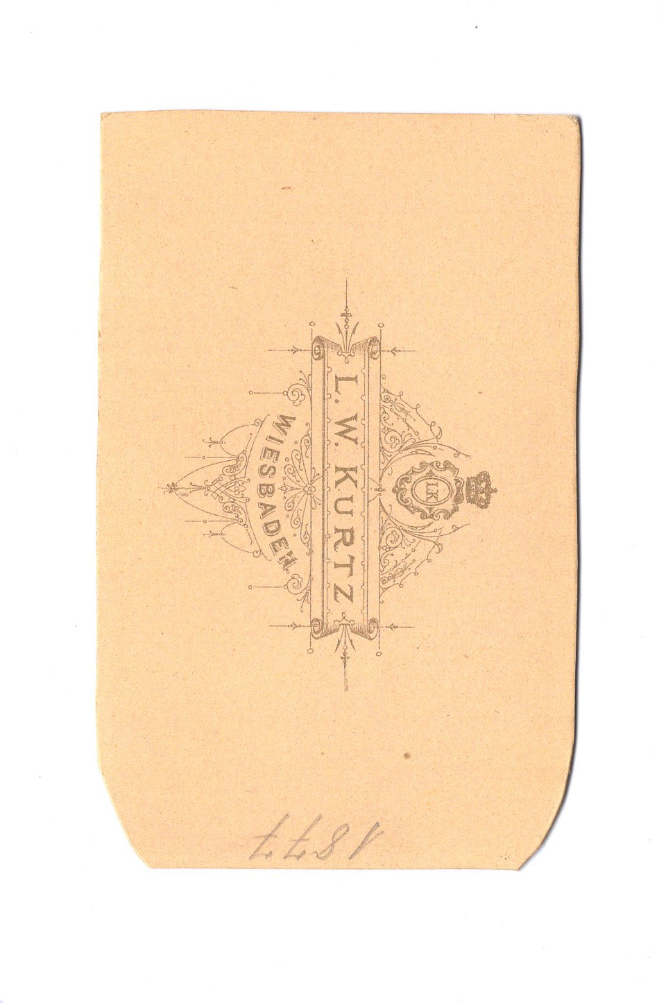 Fotografie Feines junges Mädchen - Wiesbaden 1877