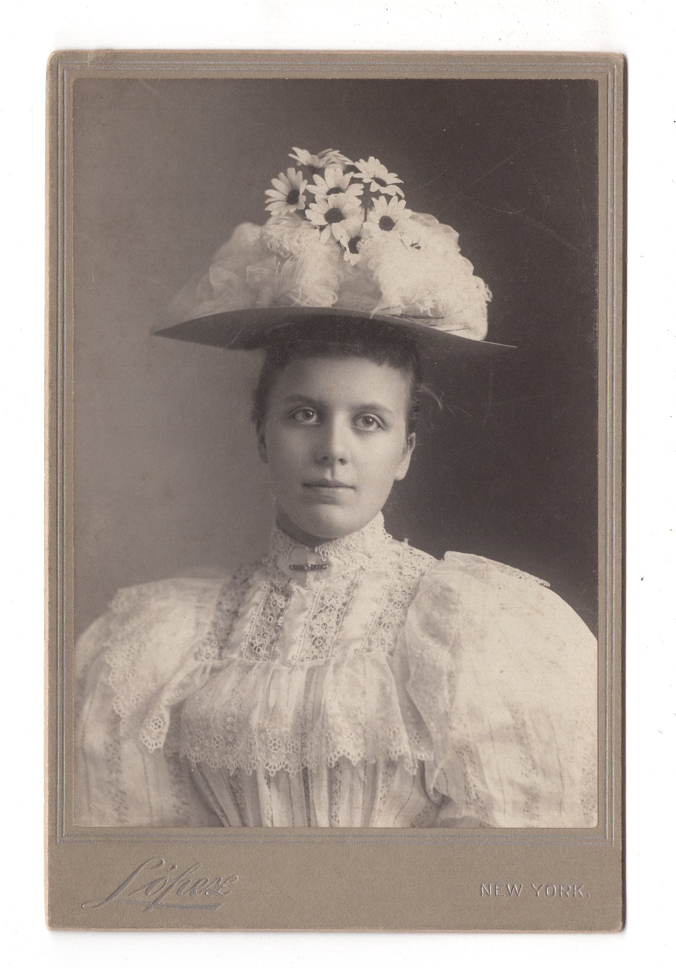 Fotografie Feine Dame mit Widmung - New York / USA 1896 / CAB W-20
