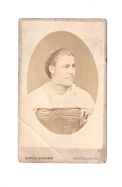 Fotografie Damenportrait in Tracht - Wien 1870er