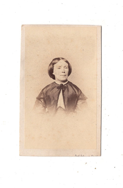 Fotografie Damenportrait - Stuttgart um 1860 / CDV N1-12