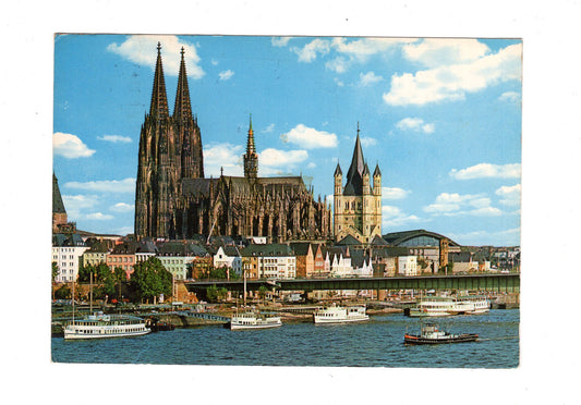 Ansichtskarte Köln am Rhein / Rheinufer mit Dom und St. Martin / G1-57