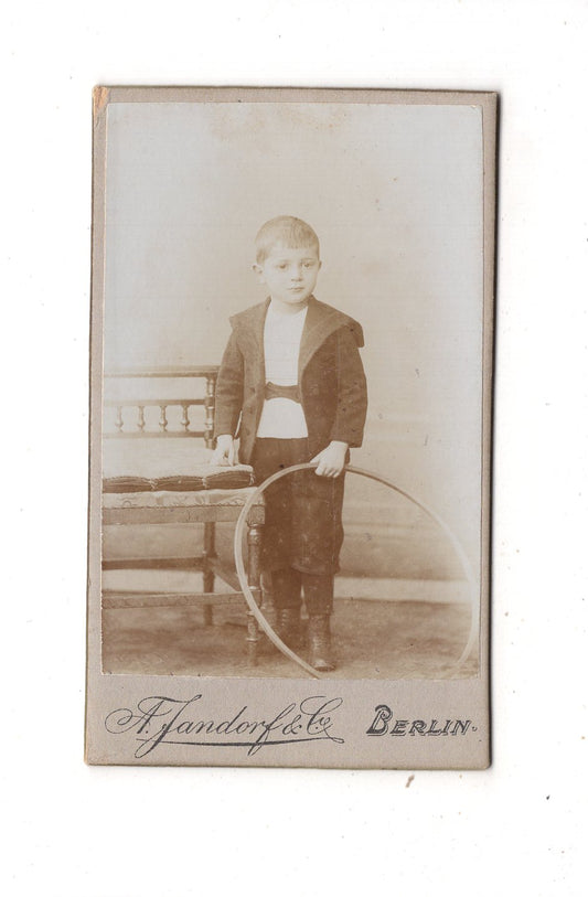 Fotografie Niedlicher kleiner Junge - Berlin 1890er / CDV M1-25