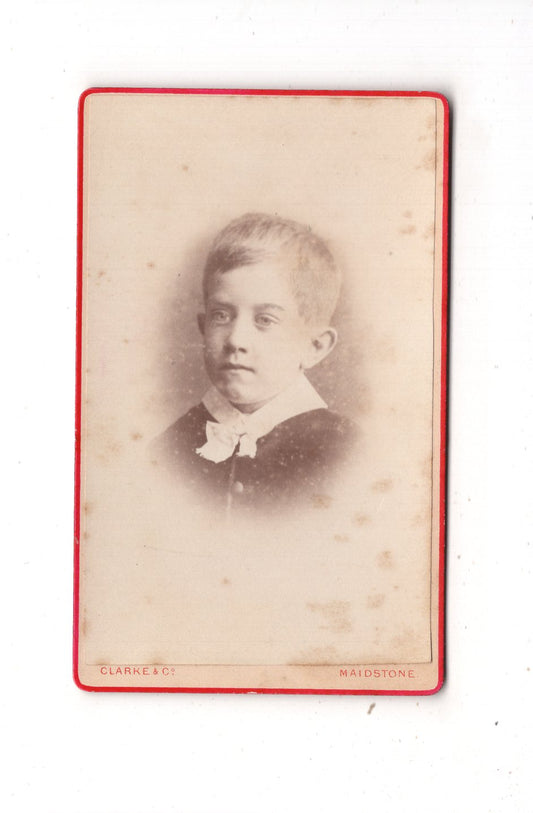 Fotografie Niedlicher kleiner Junge - Maidstone 1870er / CDV M1-25