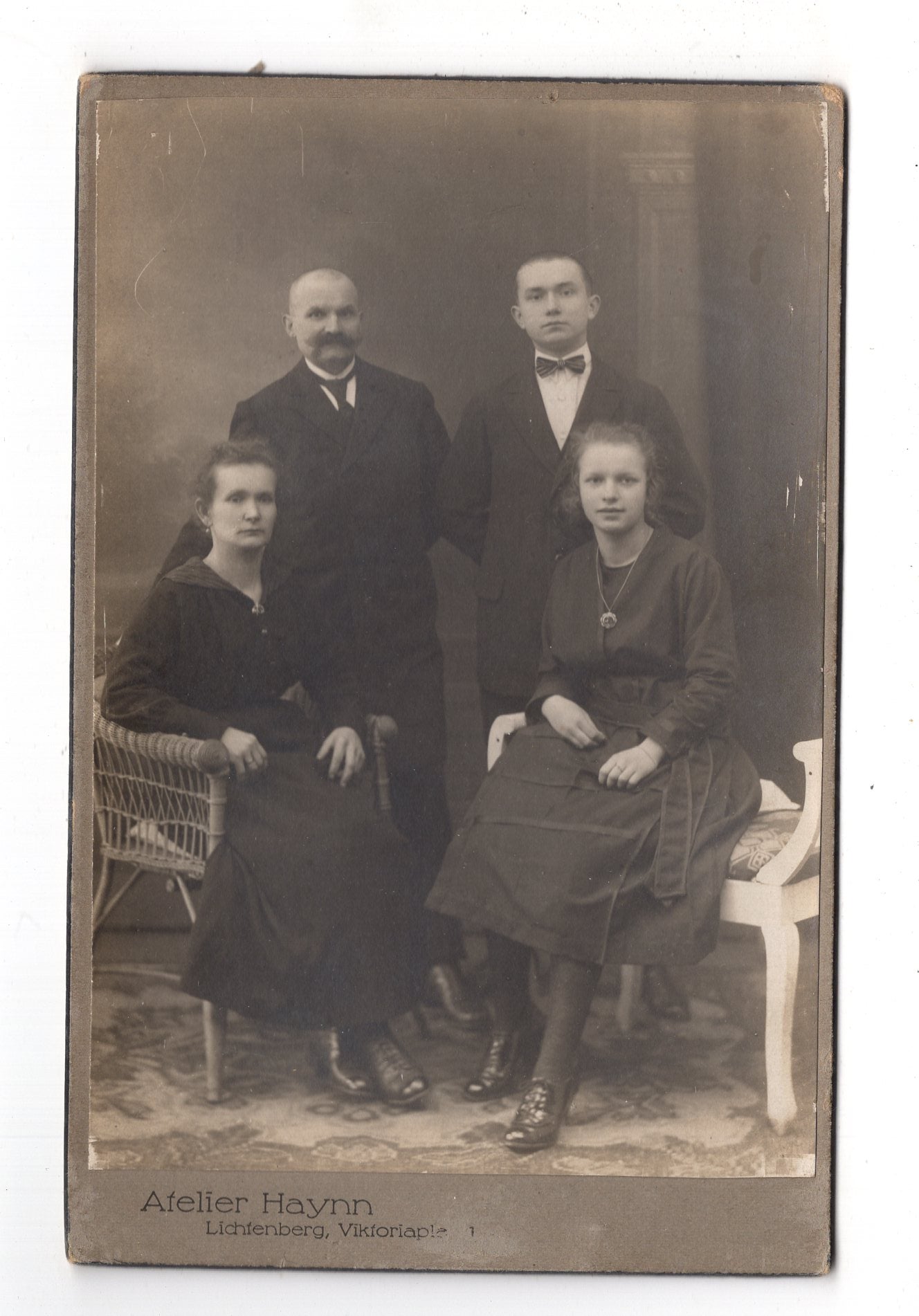 Fotografie Schönes Familienbild - Lichtenberg 1910er / CAB X-35