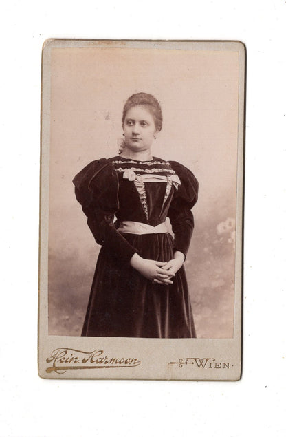 Fotografie Feines junges Mädchen / benannt - Wien 1890er / CDV E1-04