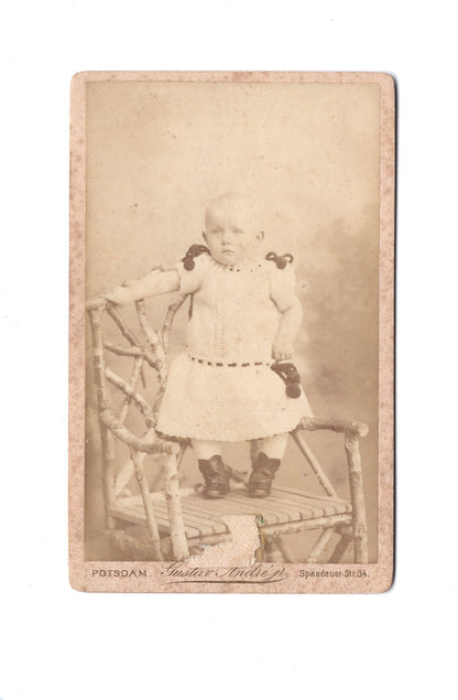Fotografie Niedliches kleines Kind - Potsdam 1880er