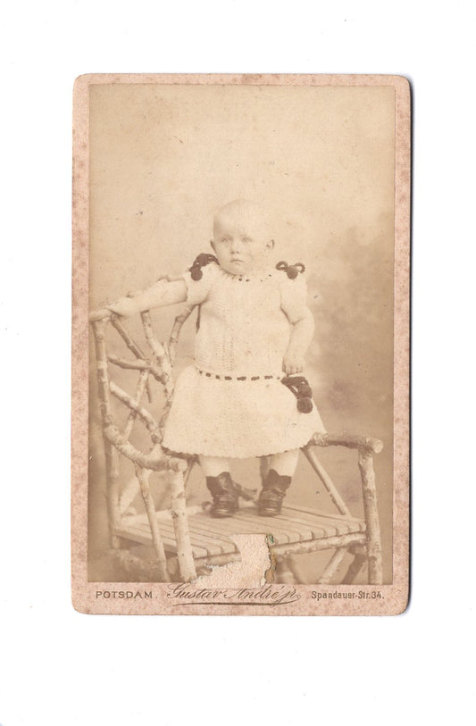 Fotografie Niedliches kleines Kind - Potsdam 1880er