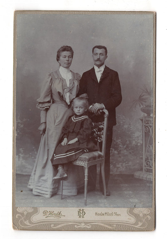 Fotografie Schönes Familienbild - Novem Meste 1900er / CAB U-19