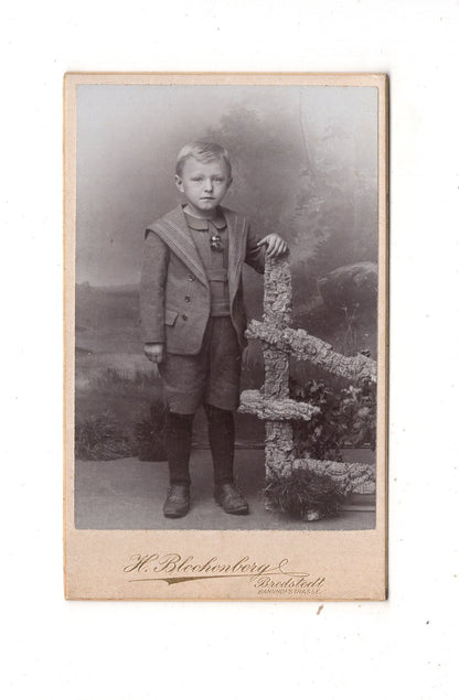Fotografie Niedlicher kleiner Junge - Bredstedt 1890er / CDV M1-25