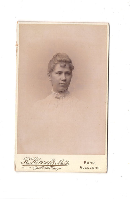 Fotografie Damenportrait - Bonn / Augsburg 1890er / CDV C1-03