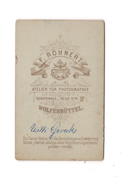 Fotografie Niedlicher kleiner Junge / benannt - Wolfenbüttel 1880er / CDV M1-25