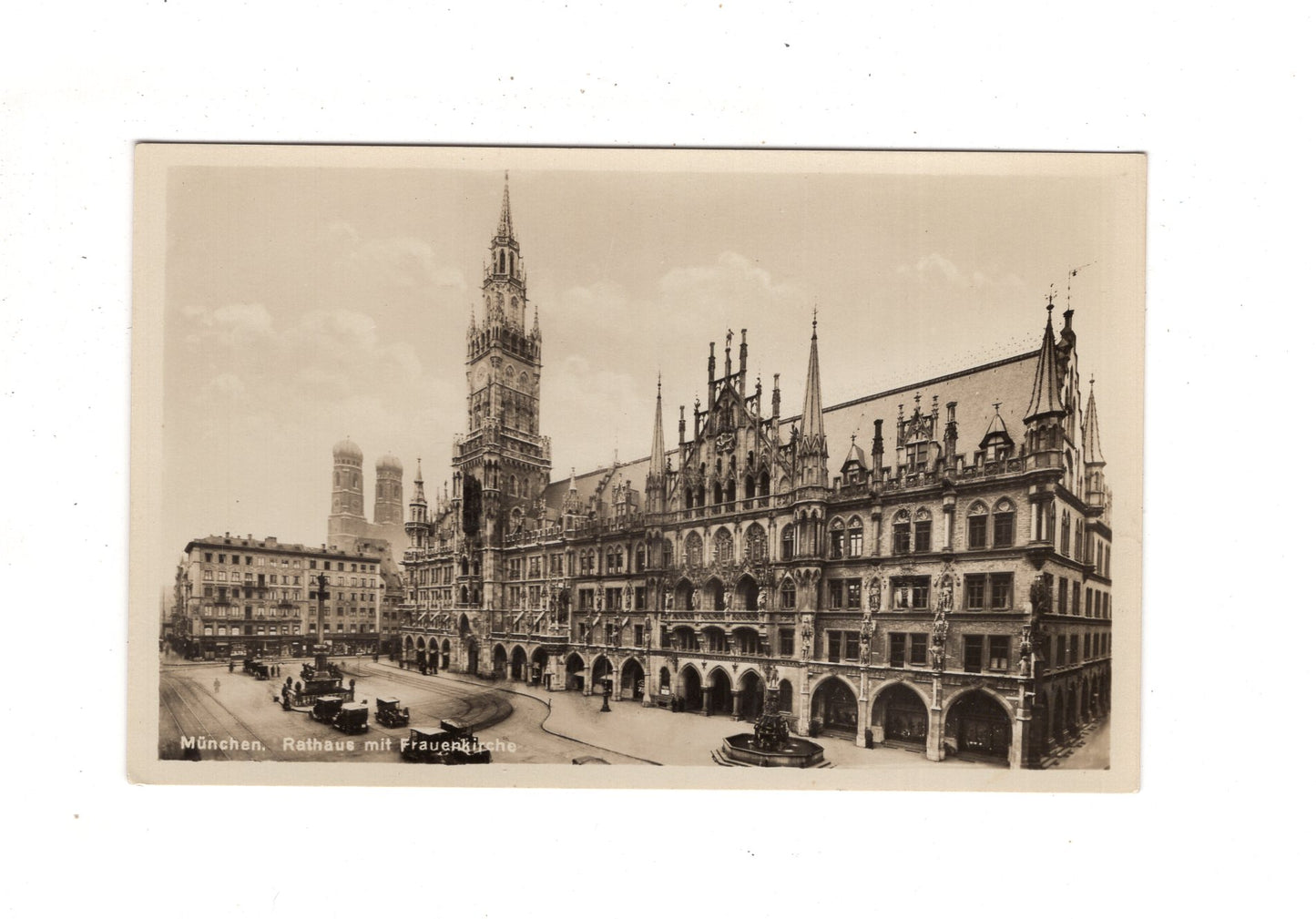 Ansichtskarte München / Rathaus mit Frauenkirche / I1-67