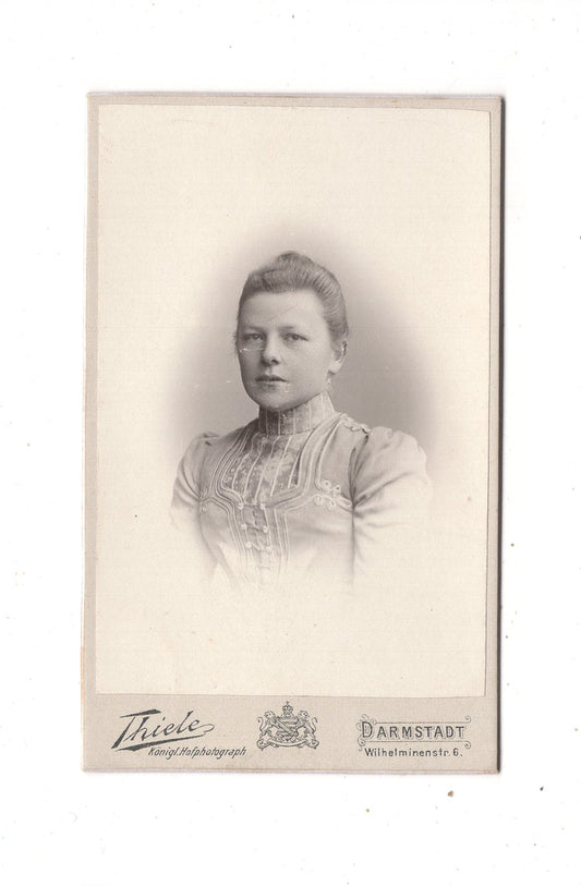Fotografie Damenportrait - Darmstadt um 1900 / CDV N1-13