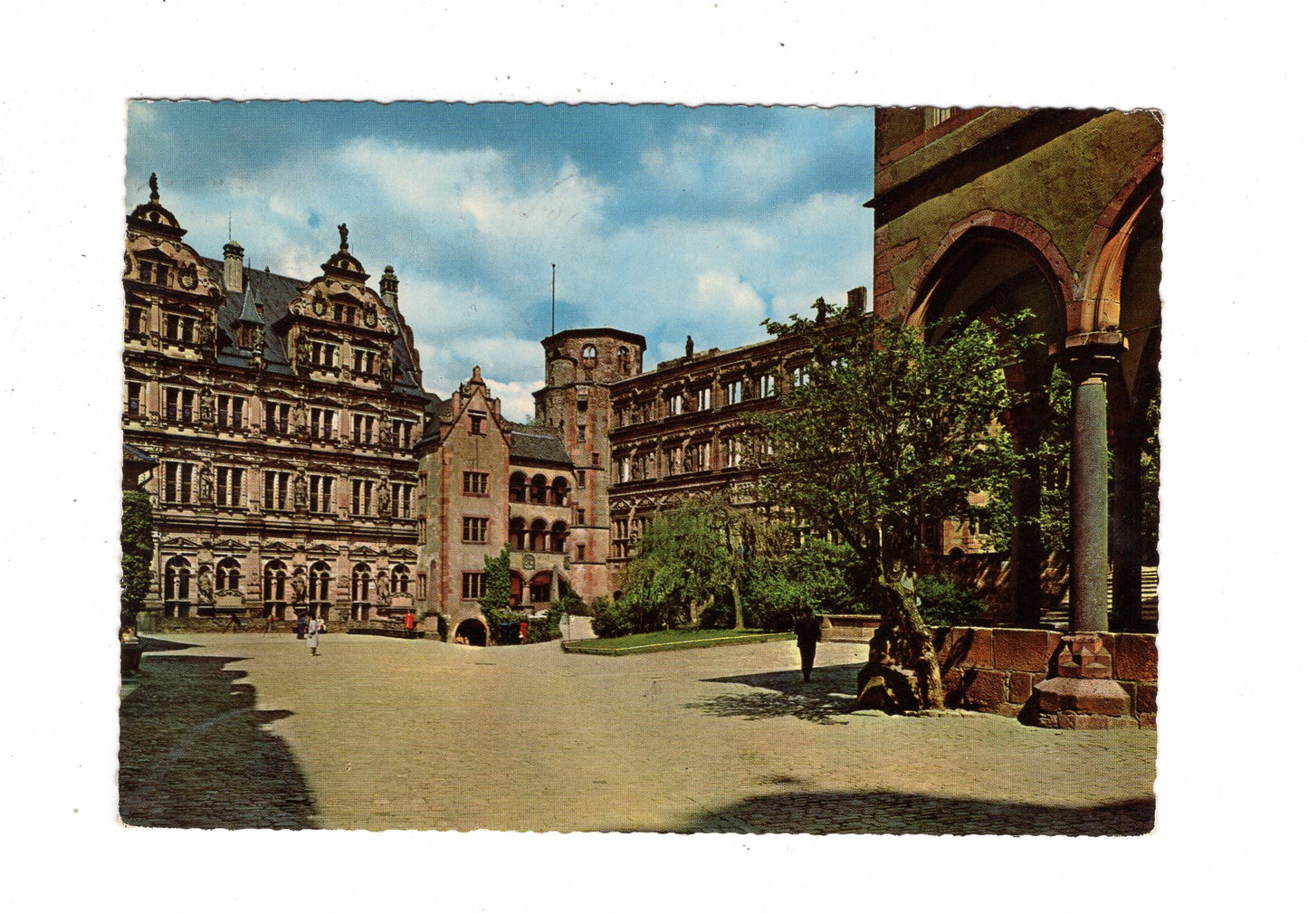 Ansichtskarte Heidelberg / Schlosshof / I1-68