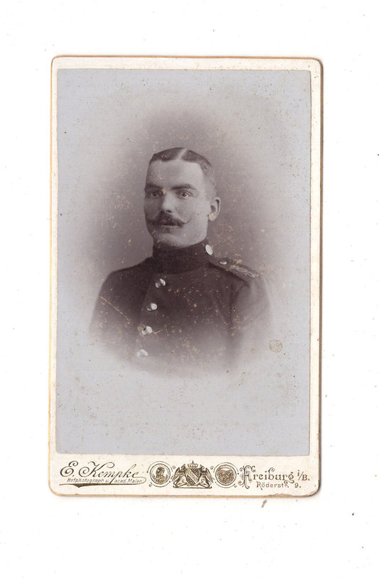 Fotografie Soldat - Freiburg im Breisgau um 1900 / CDV M1-06