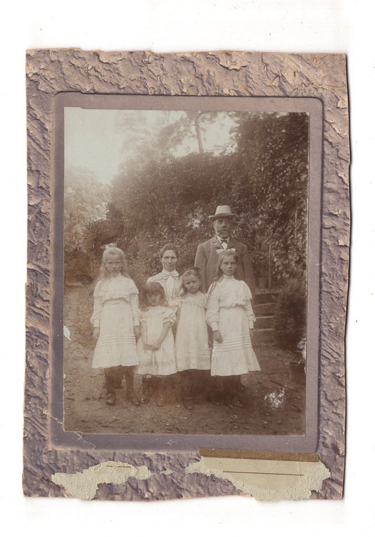 Fotografie Schönes Familienbild - unbekannter Ort um 1900 / CAB U-20